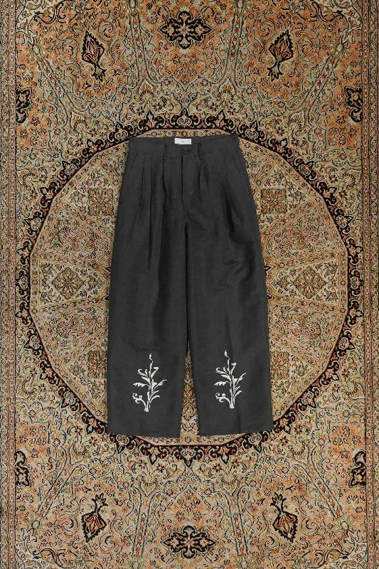 EMBROIDERY 3TUCK PANTS (BLACK) Comfortable Denim Trousers