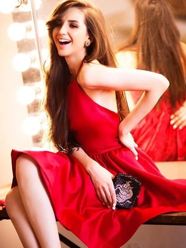 Bridelily A-Line With Ruched Halter Satin Sleeveless Short/Mini Dresses Fashionable Mini Dress with Slits Bridelily A-Line With Ruched Halter Satin Sleeveless Short/Mini Dresses Fashionable Mini Dress with Slits