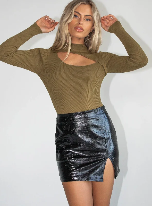 Miriah Mini Skirt Black slim fit skirt